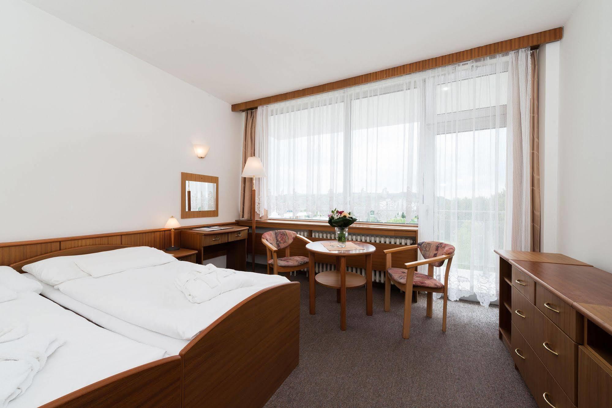 Ensana Splendid Hotell Piest'any Eksteriør bilde