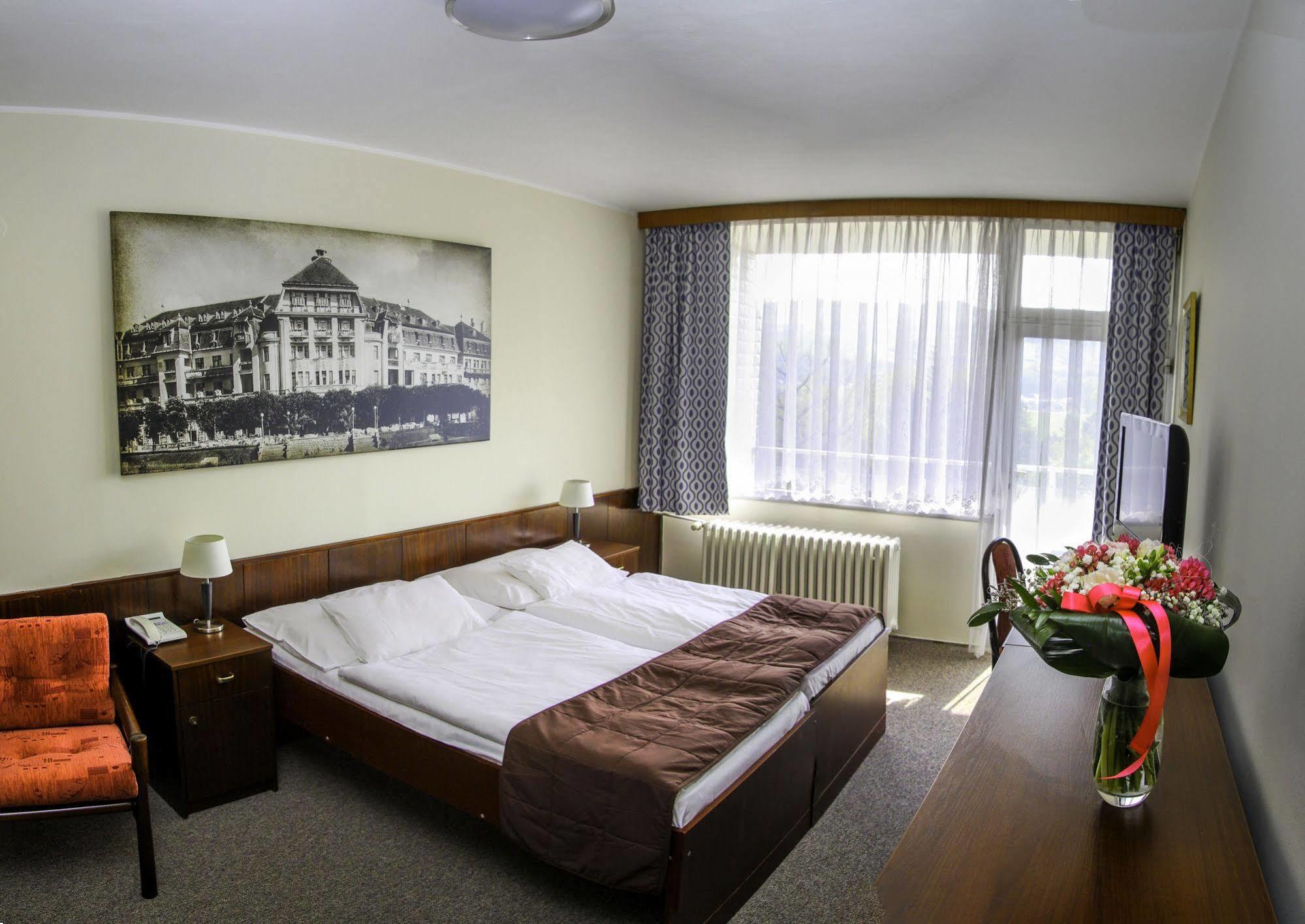 Ensana Splendid Hotell Piest'any Eksteriør bilde